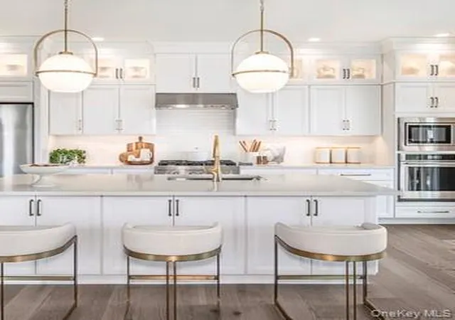 Photo 3 of Sale Pending at 13 Fieldstone Knoll #41, Armonk, NY 10504 | MLS# 920847 | Listing updated on 2026-04-28