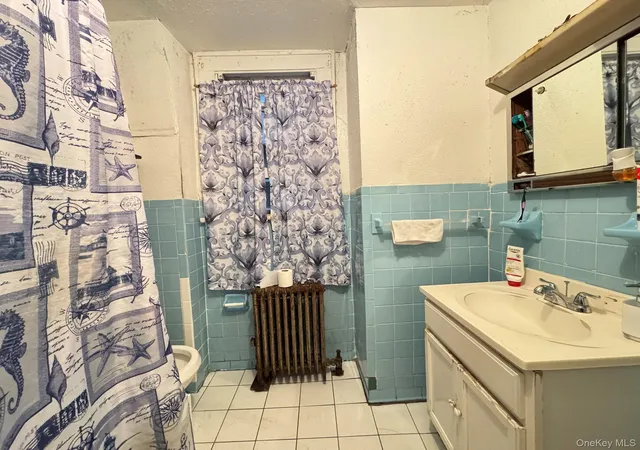 Photo 4 of House for sale at 41-41 Denman St, Elmhurst, NY 11373 | MLS# 921196 | Listing updated on 2025-12-03