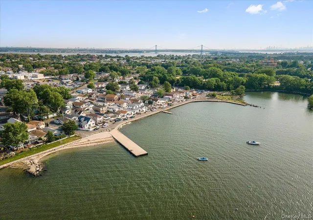 2nd image of 6 Edgewater Park, Bronx, NY 10465