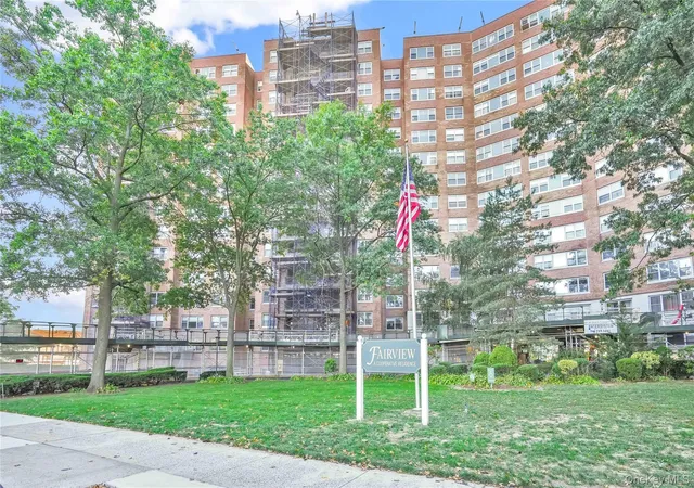1st image of 6120 Grand Central Pkwy #B605, Forest Hills, NY 11375 | MLS# 921497