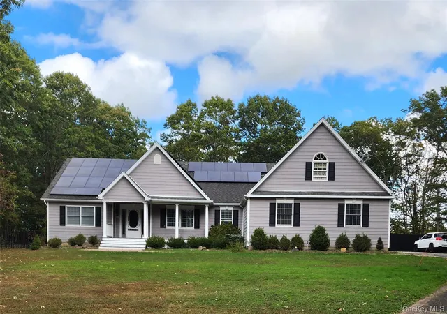 Homes for sale in Riverhead, NY | 156 N Woods Rd, Riverhead, NY 11933 | MLS# 921519