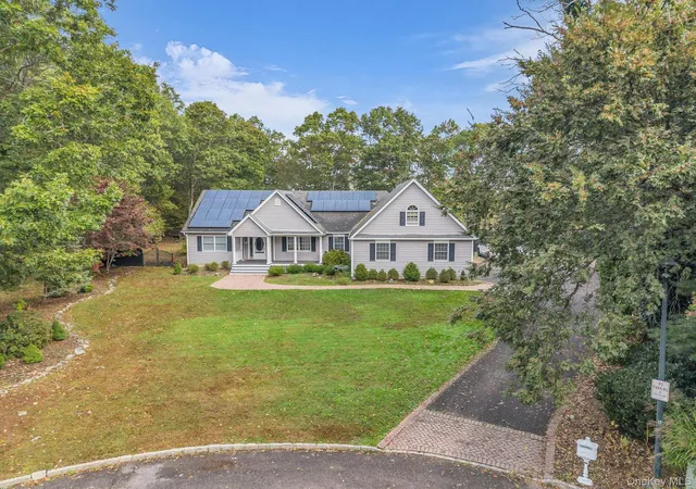 Homes for sale in Riverhead, NY | 156 N Woods Rd, Riverhead, NY 11933 | MLS# 921519