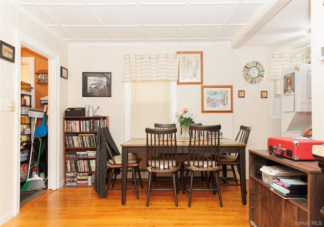 Listing Photo 5 - Condo for sale in building located at 6 Elm Pl, New York, NY 10465 - Unit #6
