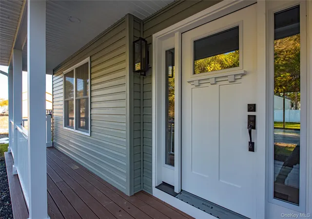 Photo 3 of Sale Pending at 176 (Birmingham) Southern Blvd, Smithtown, NY 11767 | MLS# 922025 | Listing updated on 2026-03-18