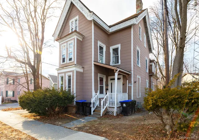 4th image of 18 S Clinton St, Poughkeepsie, NY 12601 | MLS# 922086