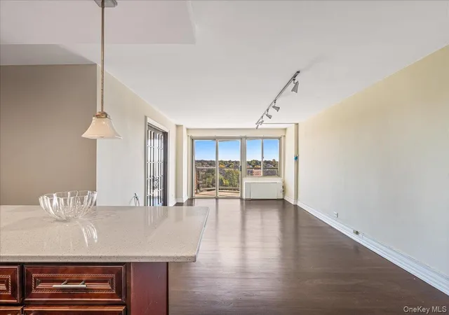 4th image of 18-15 215Th St #10 P, Bayside, NY 11360 | MLS# 922106