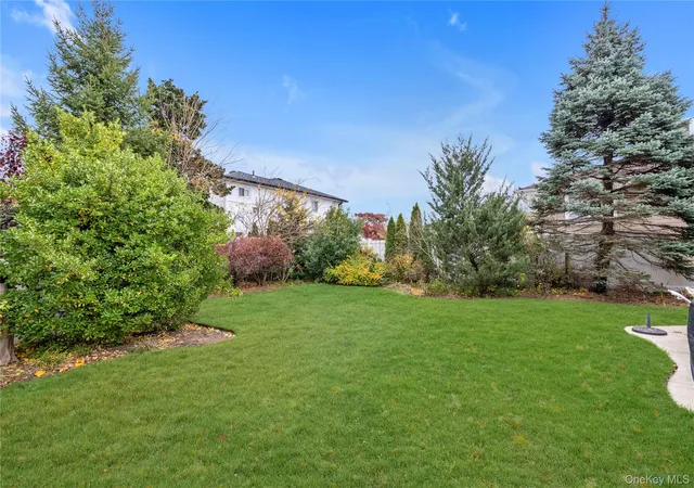 20th image of 2845 Whaleneck Dr, Hempstead, NY 11566 | MLS# 922406