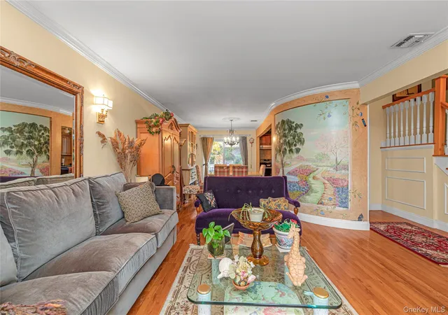 5th image of 2845 Whaleneck Dr, Hempstead, NY 11566 | MLS# 922406