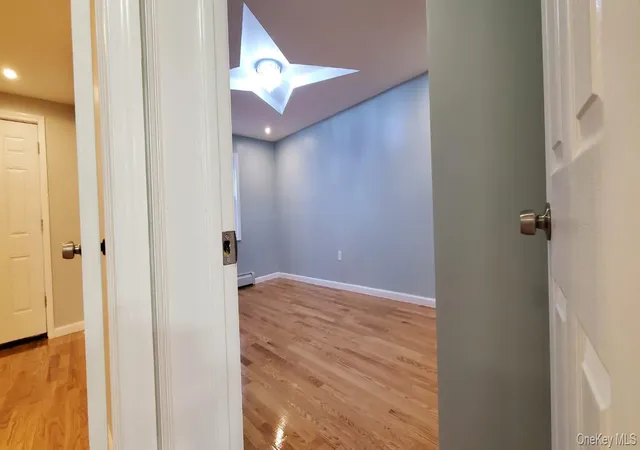 Photo 3 of House for sale at 914 Duncan St, Bronx, NY 10469 | MLS# 922518 | Listing updated on 2026-03-25