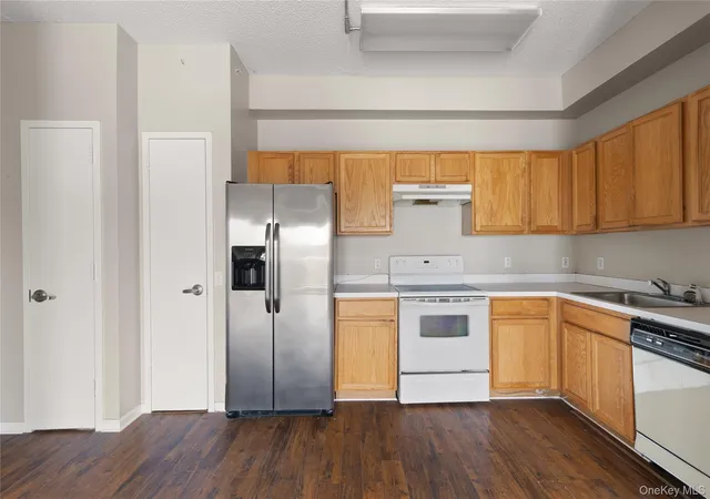 3rd image of 260 Beach 81St St #6V, Rockaway Beach, NY 11693 | MLS# 922653