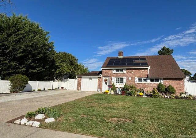 1st image of 25 Arcadia Ln, Oyster Bay, NY 11801 | MLS# 922662