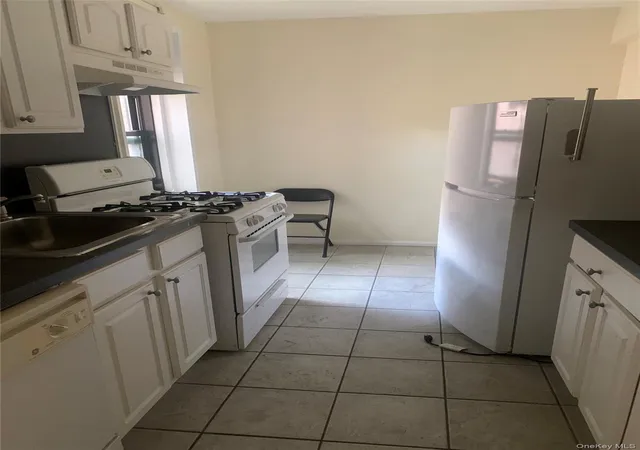 Photo 3 of Sale Pending at 144 54 Sanford Ave #38, Flushing, NY 11355 | MLS# 922929 | Listing updated on 2026-03-18