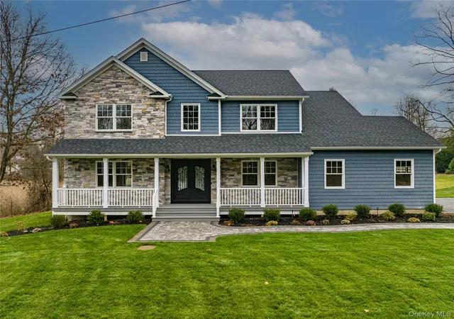 Photo 1 of Sale Pending at 176 Southern Blvd, Smithtown, NY 11767 | MLS# 923022 | Listing updated on 2026-03-18