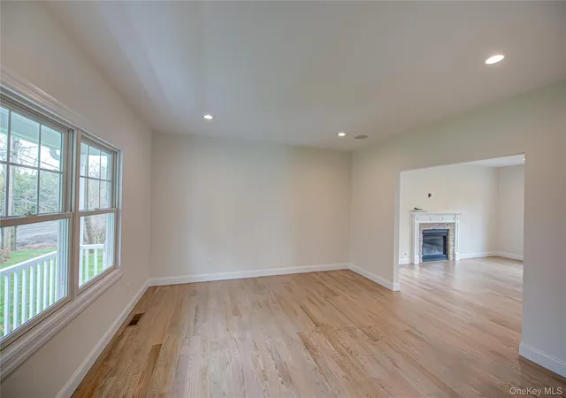 Photo 3 of Sale Pending at 176 Southern Blvd, Smithtown, NY 11767 | MLS# 923022 | Listing updated on 2026-03-18