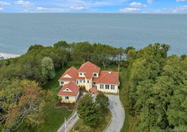 1st image of 3400 Dignans Rd, Cutchogue, NY 11935 | MLS# 923175