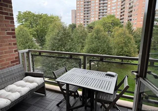 Photo 4 of House for sale at 5700 Arlington Ave #4V, Bronx, NY 10471 | MLS# 923317 | Listing updated on 2025-10-12
