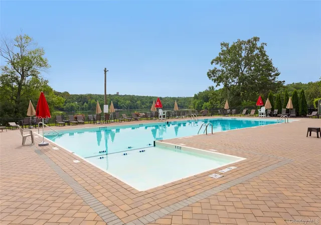 Homes for sale in Yorktown, NY | 17 Cromwell Pl #B, Yorktown, NY 10547 | MLS# 923596
