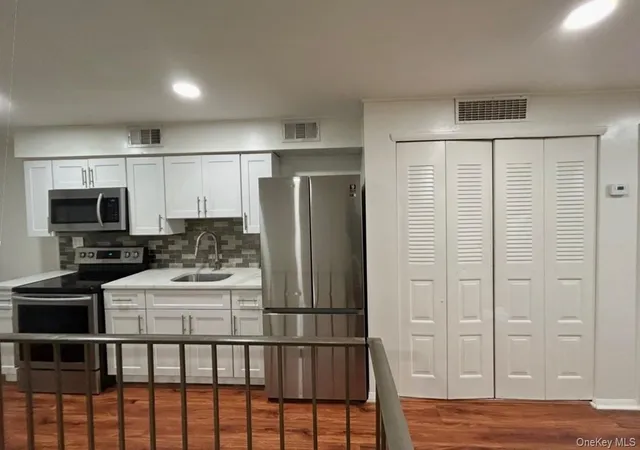 Listing Photo 4 - Condo for sale in building located at 200 Hilton Ave, Hempstead, NY 11550 - Unit #66