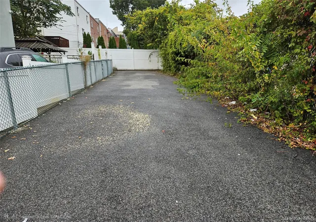1st image of 4179 Bronxwood Ave, Bronx, NY 10466 | MLS# 923866