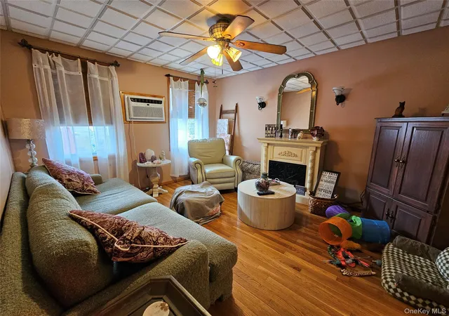 Photo 3 of Sale Pending at 7852 79th Ln, Glendale, NY 11385 | MLS# 924038 | Listing updated on 2026-06-13