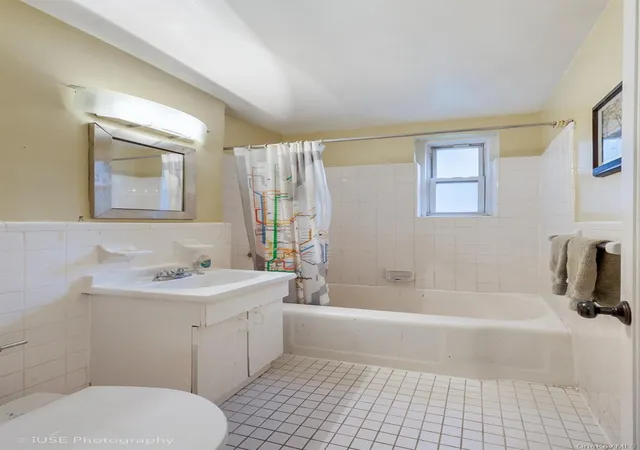2nd image of 39-50 52Nd Sts, Woodside, NY 11377