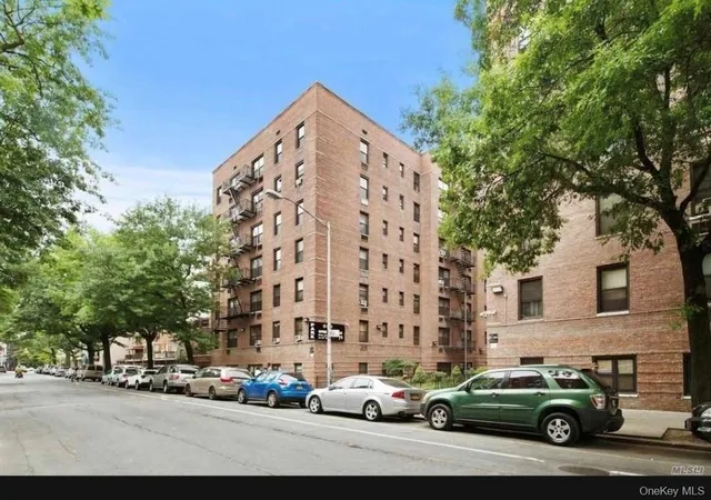 1st image of 132 35 Sanford Ave #LD, Flushing, NY 11355 | MLS# 924082