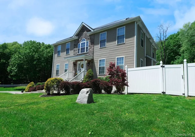 2nd image of 94 Robinson Ln, Wappingers Falls, NY 12590 | MLS# 924121