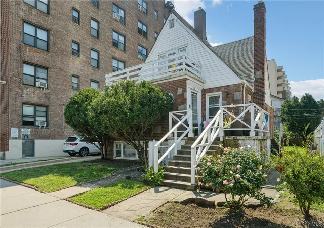 Homes for sale in Long Beach, NY | 370 E Broadway, Long Beach, NY 11561 | MLS# 924516