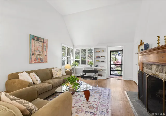 4th image of 89 Edgewood Ave, Mamaroneck, NY 10538 | MLS# 924755