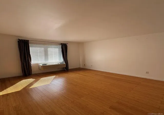 4th image of 11202 Northern Blvd, New York, NY 11368