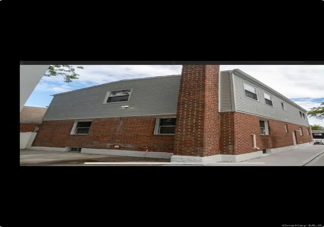 Photo 3 of Sale Pending at 113 40 198th, Saint Albans, NY 11412 | MLS# 924786 | Listing updated on 2026-04-30