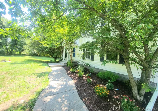 Photo 3 of Sale Pending at 15 Blue Jay Dr, Newburgh (town), NY 12550 | MLS# 925641 | Listing updated on 2026-09-05