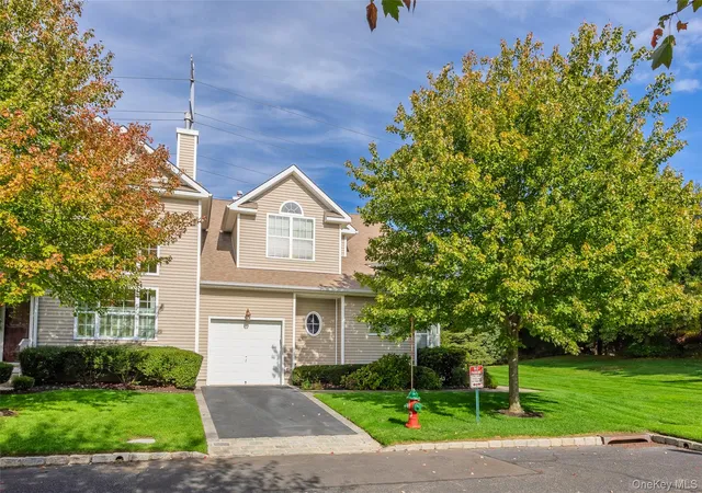 Photo 3 of Condo for sale at 48 Avery Ln, Brookhaven, NY 11764 | MLS# 925827 | Listing updated on 2026-09-03