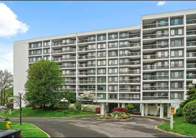 Photo 1 of Sale Pending at 100 High Point Dr #501, Hartsdale, NY 10530 | MLS# 926225 | Listing updated on 2026-03-23