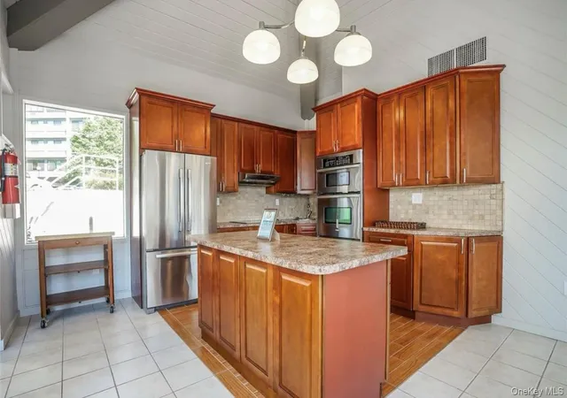 Photo 23 of Sale Pending at 100 High Point Dr #501, Hartsdale, NY 10530 | MLS# 926225 | Listing updated on 2026-03-23