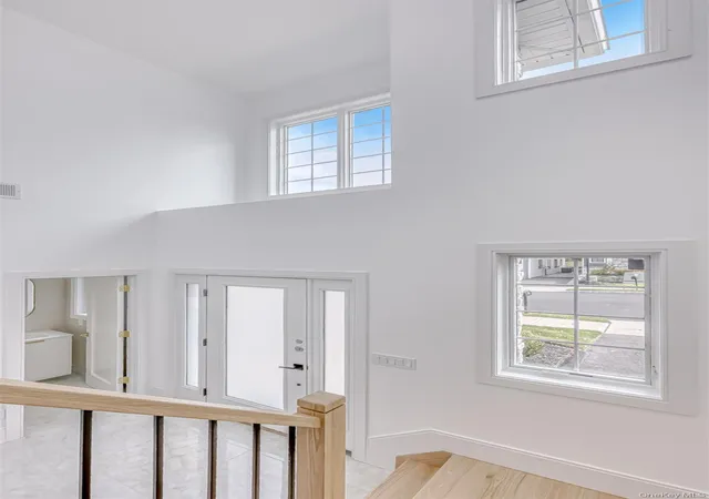 3rd image of 16 Silverwood Cir, Suffern, NY 10901 | MLS# 926445