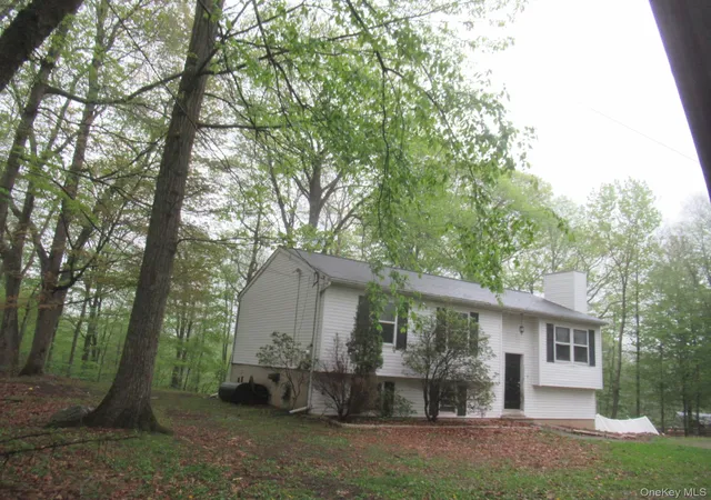 2nd image of 11 Park Ln, Holmes, NY 12531 | MLS# 926453