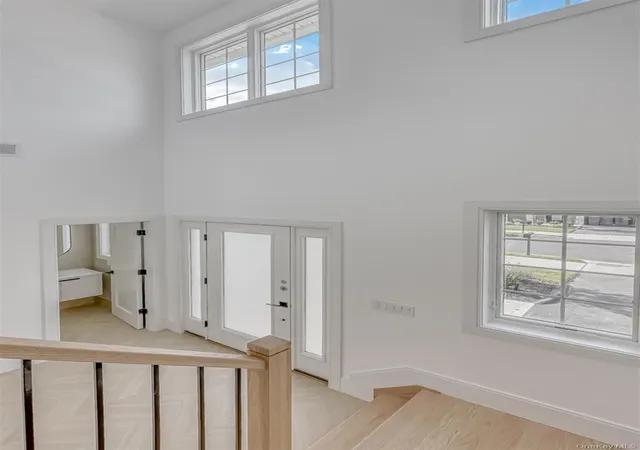 Photo 3 of Sale Pending at 28 Silverwood Cir, Suffern, NY 10901 | MLS# 926463 | Listing updated on 2026-09-09