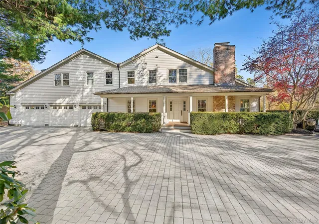 1st image of 8 East Ridge Ct, Southampton, NY 11968 | MLS# 926474
