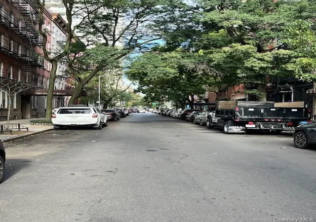 Listing Photo 3 - Condo for sale in building located at 330 E 83Rd St, New York City, NY 10028 - Unit #2J