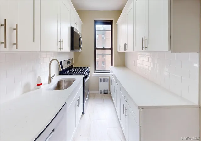 Photo 3 of House for sale at 112-30 Northern Blvd #4B, Corona, NY 11368 | MLS# 926608 | Listing updated on 2026-09-16