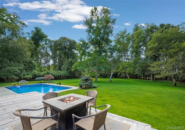 Photo 3 of Single family home for sale at 12 Fish Cvs Rd, Southampton, NY 11968 | MLS# 926894 | Listing updated on 2026-07-02