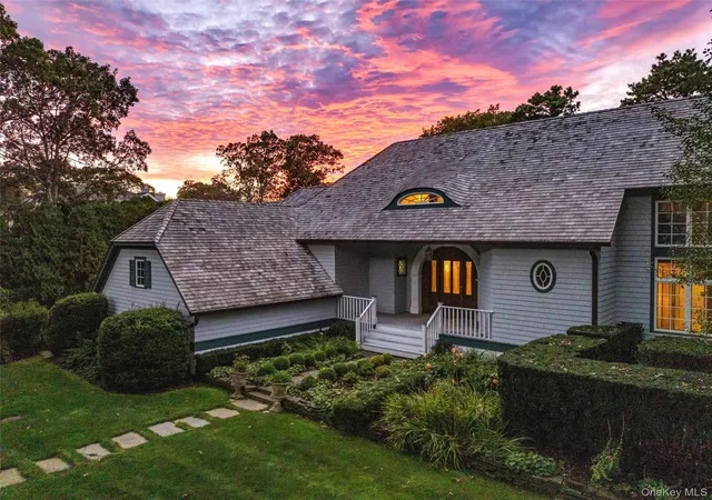 Photo 2 of Single family home for sale at 8 Fish Crk Ln, Southampton, NY 11960 | MLS# 927021 | Listing updated on 2026-10-06