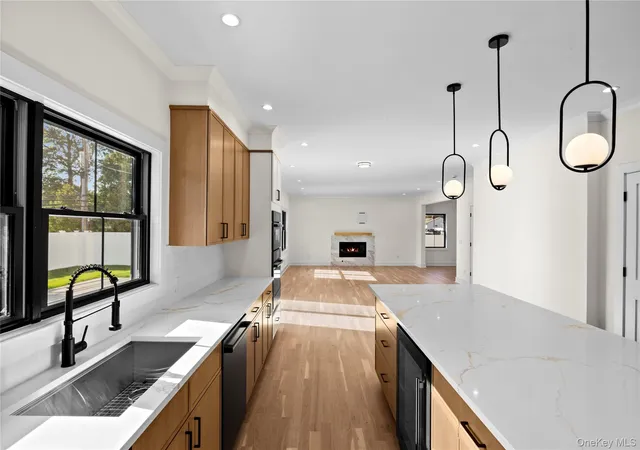 Photo 3 of Single family home for sale at 121 Dean St, Hicksville, NY 11801 | MLS# 927071 | Listing updated on 2026-09-04