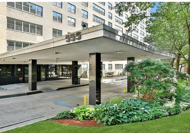 1st image of 555 Kappock St #12J, Bronx, NY 10463 | MLS# 927083