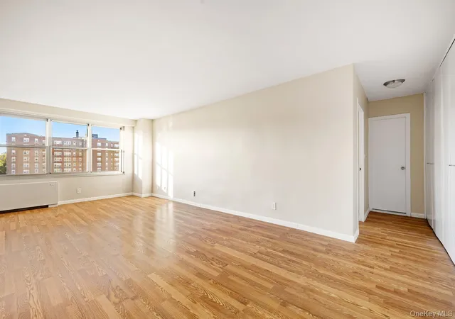 3rd image of 555 Kappock St #12J, Bronx, NY 10463 | MLS# 927083