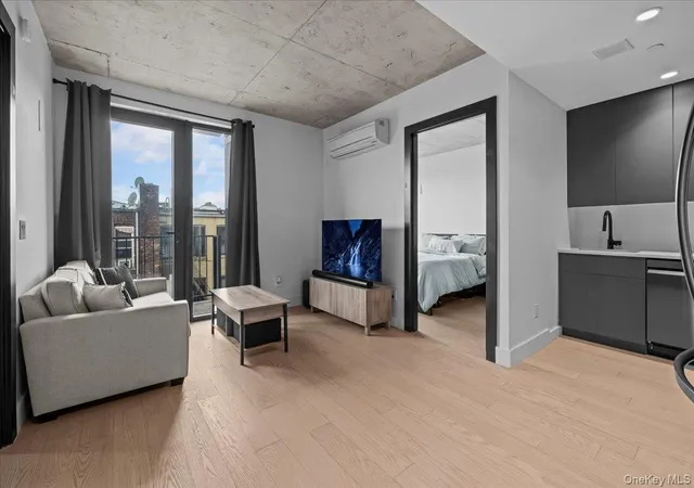 2nd image of 458 E 25Th St, New York, NY 11226