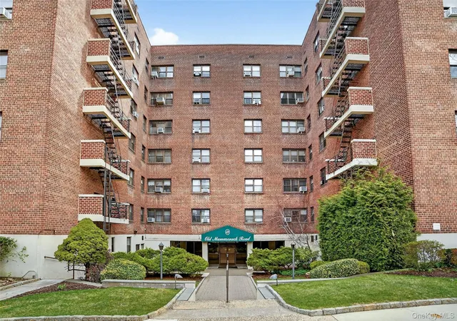 Homes for sale in White Plains, NY | 19 Old Mamaroneck Rd, White Plains, NY 10605