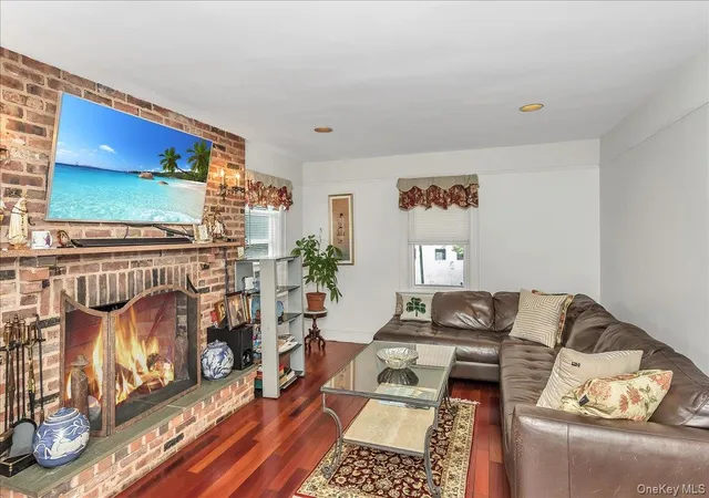 2nd image of 21 Hayden Ave, North Hempstead, NY 11024 | MLS# 927591