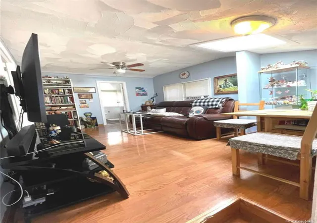 29th image of 21 Hayden Ave, North Hempstead, NY 11024 | MLS# 927591